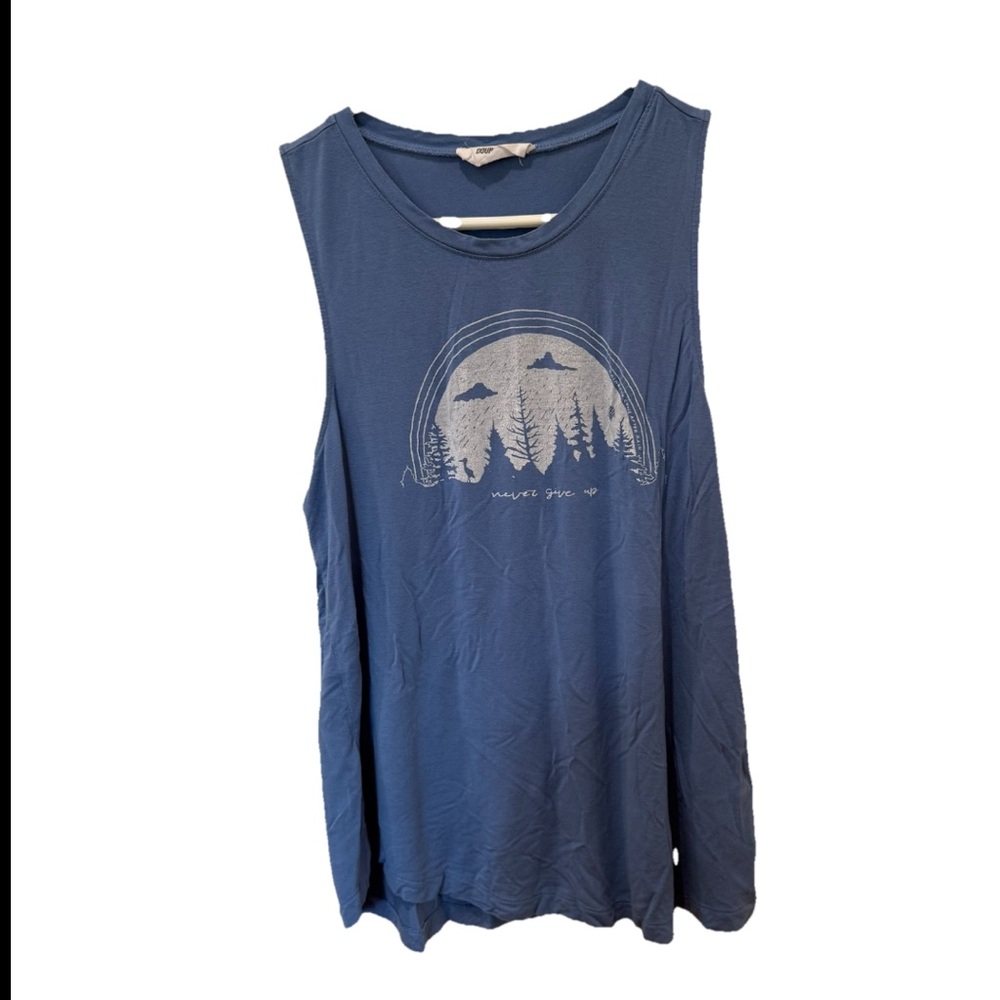 Graphic baby blue “Never Give Up” tank, Medium, atheisure, work out, fun tank
